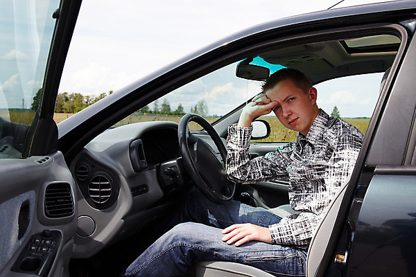 포토 JPG 해외이미지 교육 생각 자동차 피곤 한명 운전 시험 운전사 해외202004 해외포토 직업 1 육상교통 컨셉 모션 사람 파일형식 이미지허브