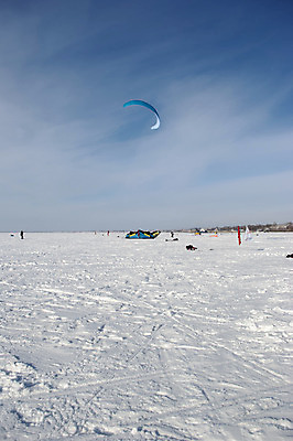 포토 JPG 해외이미지 1 라이프스타일 옷 남자 호수 스포츠 겨울 모션 자연 하늘 바람 스키 휴식 항해 건강 사람 취미 사람없음 야외 파란색 운동 햇빛 태양 냉동 얼음 힘 추위 흰색 헬멧 속도 북쪽 추적 시베리아 해외202004 해외포토 자연요소 계절 컬러 컨셉 배_교통 날씨 겨울스포츠 생활 보호장비 방향 생태계 파일형식 이미지허브