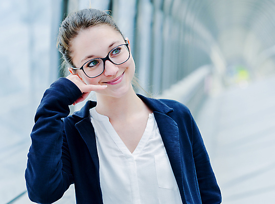 포토 JPG 해외이미지 백인 직업 라이프스타일 긴머리 행복 안경 여유 회사 비즈니스 통신 성공 노동자 말하기 한명 사람 스마트폰 핸드폰 금발 사무실 침묵 외침 흰색 업무 작업 비즈니스우먼 긍정 부름 방사선 셀룰러 해외202004 해외포토 서양인 1 헤어스타일 잡화 여자 감정 컬러 컨셉 모션 생활 전자제품 스마트기기 소리 직장인 파일형식 이미지허브