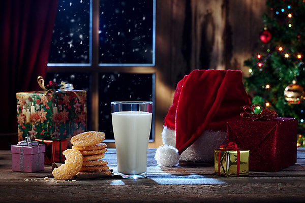 포토 JPG 해외이미지 전통 행복 크리스마스 겨울 유리 휴가 디저트 새로움 새해 기념 선물 이벤트 사람없음 상자 산타클로스 쌓기 쿠키 축제 식사 놀람 우유 덮개 축하 인사 날짜 황금 달콤 야간 12월 연도 서리 마법 노엘 캡모자 포장소품 핸드메이드 2017년 클라우스 해외202004 해외포토 자연요소 모자_잡화 계절 기념일 감정 음식 컨셉 포장 모션 재질 유제품 표정 뚜껑 예절 맛 오브젝트 포장재료 파일형식 이미지허브