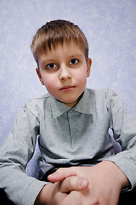 포토 JPG 해외이미지 백인 교육 감정 얼굴 어린이 백그라운드 컨셉 한명 사람 소년 슬픔 분노 표현 좌절 울음 눈물 반대 고립 해외202004 해외포토 서양인 1 남자 표정 신체부위 파일형식 이미지허브