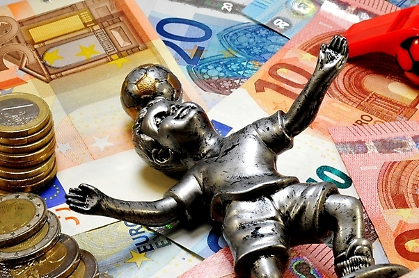 포토 JPG 해외이미지 아이콘 리본 선 스포츠 컨셉 돈 밭 공 성공 경기 사람없음 금융 동전 축구 경쟁 경기장 게임 우승 도박 예산 해외202004 해외포토 농업 스포츠시설 놀이 경제 구기 최고 재산 파일형식 이미지허브