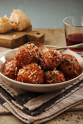 포토 JPG 해외이미지 전통 접시 음식 백그라운드 다이어트 토마토 채소 공 파스타 파슬리 건강 스웨덴 육류 돼지고기 요리 사람없음 목재 빨간색 초록색 식사 저녁식사 이탈리아 회색 소고기 튀김 흰색 뜨거움 사발 클래식 맛 미트볼 굽기 지중해 허브 바질 칠면조 점심식사 다진 핸드메이드 해외202004 해외포토 나무 식물 식기 유럽 바다 컬러 컨셉 식재료 재료 조류 서양음식 북유럽 사기그릇 구이 파일형식 이미지허브