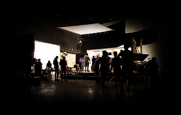 포토 JPG 해외이미지 직업 실루엣 산업 백그라운드 열쇠 기술 이야기 사람 사람없음 초록색 빛 세트 카메라 디지털 스크린 텔레비전 장비 무대 흰색 업무 작업 발사 승무원 사진사 필름 영화 기중기 만들기 장면 삼각대 동영상 책임자 조작 해외202004 해외포토 컬러 모션 문화예술 촬영기법 전자제품 중장비 작가 파일형식 이미지허브