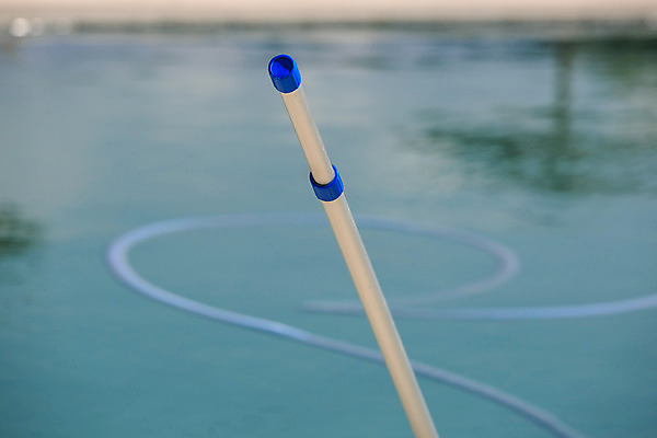 포토 JPG 해외이미지 직업 라이프스타일 남자 컨셉 호텔 노동자 주택 사람 사람없음 야외 물 파란색 컬러풀 수영 공구 붓 업무 정상 로봇 직원 서비스 휴양지 질감 머리위 청소부 인원 진공 해외202004 해외포토 자연요소 컬러 숙소 건물 생활 장소 도구 수상스포츠 작업 파일형식 이미지허브