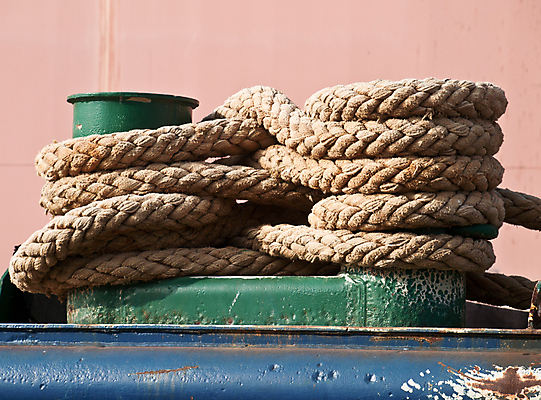 포토 JPG 해외이미지 접시 밧줄 바다 항해 숙이기 안전 사람없음 초록색 금속 검은색 힘 장비 보트 파편 결합 승무원 묶기 정박 묘사 오브젝트 보따리 방파제 보안 함선 매듭 해군 포트 닻 네비게이션 용접 철강 해외202004 해외포토 직업 식기 공공시설 줄 컬러 포즈 배_교통 모션 재질 군대 파일형식 이미지허브