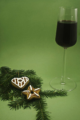 포토 JPG 해외이미지 나무 전통 계절 별 음식 빵 크리스마스 겨울 유리 휴가 디저트 사람없음 장식 쿠키 과자 와인 얼음 축제 나뭇가지 하트 축하 대접 달콤 맛 유혹 설탕 굽기 생강 전나무 충동구매 고립 노엘 핸드메이드 프로스팅 해외202004 해외포토 자연요소 모양 식물 기념일 컨셉 채소 재질 주류 쇼핑 구이 제빵 과소비 파일형식 이미지허브