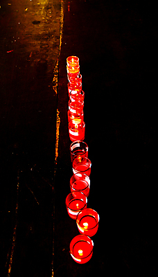 포토 JPG 해외이미지 종교 크리스마스 촛불 태국 불 휴가 주택 따뜻함 사람없음 빨간색 빛 파티 믿음 축제 어둠 희망 기도 축하 뜨거움 예수 생일 4 영혼 보호 야간 각도 신성 복음 신앙심 왁스 화상 해외202004 해외포토 자연요소 기념일 감정 아시아 컬러 컨셉 초 이벤트 건물 숫자 신_종교 상처 파일형식 이미지허브