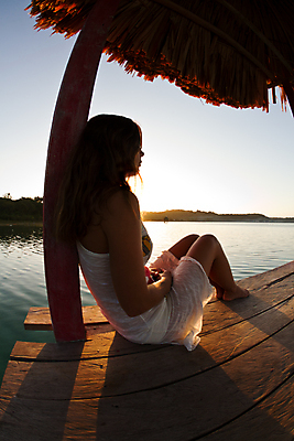 포토 JPG 해외이미지 호수 섬 여행 신체 요가 아침 휴가 한명 풍경 물 반사 평화 일출 탑 항구 침묵 고요 탐험 마음 영혼 중앙아메리카 명상 속도 방파제 멀리 과테말라 민물 배려 해외202004 해외포토 주간 자연요소 1 건축물 웰빙 공공시설 컨셉 교통시설 아메리카 사람 노을 소리 파일형식 이미지허브