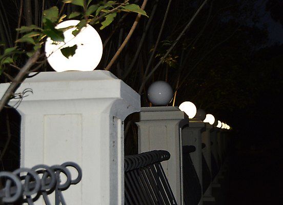 포토 JPG 해외이미지 디자인 외관 공원 길 백그라운드 비즈니스 건축양식 추상 미래 새로움 거리 미술 풍경 사람없음 빛 반사 탑 정원 어둠 수확 램프 기둥 도시 도심 야간 복고 장면 지역 봉 스카이라인 옛날 철강 해외202004 해외포토 자연요소 건축물 공공시설 건축 컨셉 무늬 농업 문화예술 조명 파일형식 이미지허브