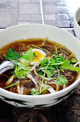 포토 JPG 해외이미지 음식 백그라운드 채소 탁자 요리 사람없음 중식 계란 숟가락 수프 태국음식 해외202004 해외포토 가구 수저 알 동양음식 파일형식 이미지허브