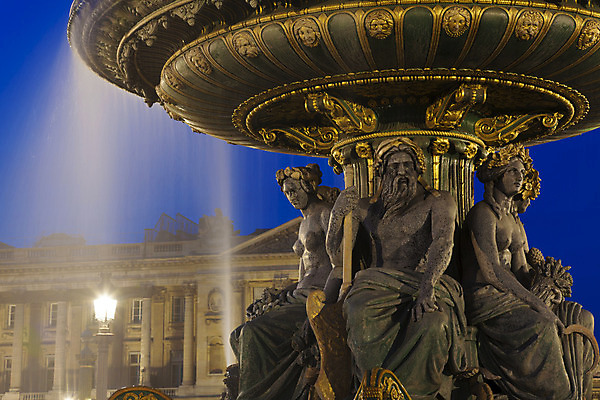 포토 JPG 해외이미지 건축물 가로등 건축양식 풍경 사람없음 야외 빛 조각상 프랑스 야간 콩코드광장 분수_분수대 해외202004 해외포토 자연요소 공공시설 건축 유럽 조형물 분수대 광장 파리_프랑스 파일형식 이미지허브