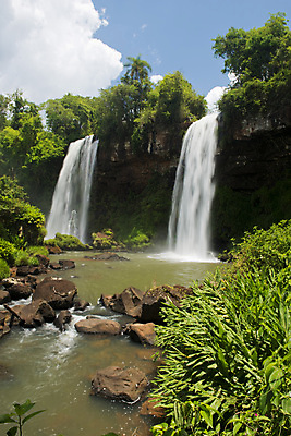 포토 JPG 해외이미지 공원 자연 파노라마 풍경 사람없음 물 강 미국 힘 폭포 젖음 흐름 세계문화유산 황무지 남아메리카 열대우림 브라질 아르헨티나 내추럴 이국적 브라질사람 해외202004 해외포토 자연요소 공공시설 컨셉 북아메리카 촬영기법 아메리카 문화재 숲 생태계 파일형식 이미지허브