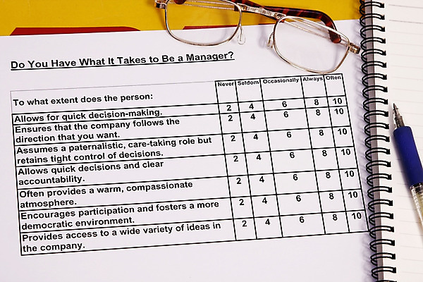 포토 JPG 해외이미지 안경 봉투 기술 나선형 사람없음 공책 작업실 대표 질문 경영자 개발 경영 세미나 업그레이드 해외202004 해외포토 잡화 무늬 비즈니스 문구용품 리더 파일형식 이미지허브