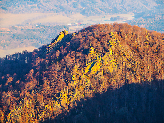 포토 JPG 해외이미지 여행 잎 자연 휴가 산 안테나 풍경 사람없음 야외 햇빛 갈색 맑음 하이킹 추위 가을 바위 개울 숲 산등성이 체코 분열 거인 내추럴 공화국 보헤미아 화강암 해외202004 해외포토 식물 계절 유럽 나라 컬러 통신 레저 날씨 강 태양 암석 돌_바위 생태계 파일형식 이미지허브