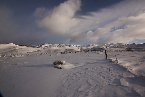 포토 JPG 해외이미지 계절 도로 백그라운드 겨울 밭 자연 벽지 하늘 아침 불꽃 산 풍경 사람없음 야외 빛 햇빛 태양 일출 침묵 일몰 추위 덮개 광선 시골 즐거움 장면 부드러움 솜털 평야 눈내림 수평선 해외202004 해외포토 주간 자연요소 감정 길 농업 교통시설 불 눈_날씨 노을 소리 뚜껑 감각 생태계 파일형식 이미지허브