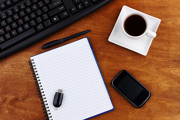 포토 JPG 해외이미지 직업 커피 컨셉 비즈니스 탁자 모바일 설계 주택 사람없음 목재 노트북 스마트폰 컴퓨터 세트 사무실 알약 펜 우주 디지털 스크린 공책 공백 터치 키보드 업무 쥐 무선전화기 스마트 책상 머리위 정리 패드 해외202004 해외포토 나무 음료 가구 재료 문구용품 건물 전자제품 핸드폰 스마트기기 필기구 약 작업 설치류 전화기 파일형식 이미지허브