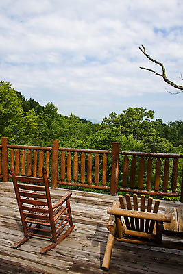 포토 JPG 해외이미지 구름 의자 하늘 산 사람없음 목재 연기 갑판 해외202004 해외포토 자연요소 나무 가구 배_교통 재료 파일형식 이미지허브