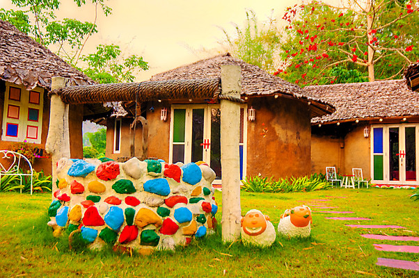 포토 JPG 해외이미지 식물 외관 공원 꽃 아시아 여행 꽃무늬 건축양식 태국 호텔 지붕 휴가 휴식 주택 손바닥 동양인 풍경 사람없음 야외 건물 장식 초록색 여행객 정원 일본 신선 오두막 빌라 타일 시골집 휴양지 발리 해외202004 해외포토 건축물 손 공공시설 건축 나라 컬러 섬 컨셉 무늬 숙소 사람 인종 장소 인도네시아 파일형식 이미지허브