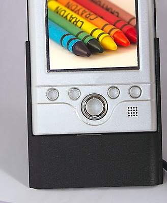 포토 JPG 해외이미지 백그라운드 인터넷 비즈니스 버튼 기술 사람없음 컴퓨터 스크린 자료 정보 연결 주머니 작음 휴대용 수납 PDA 탐색 네비게이션 충전 충전기 해외202004 해외포토 전자제품 기계 크기 오브젝트 파일형식 이미지허브