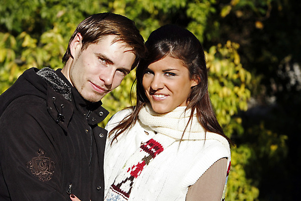 포토 JPG 해외이미지 나무 공원 여자 남자 잎 자연 휴식 키스 함께함 사랑 사람 야외 두명 우정 기쁨 아내 쌍 보물 해외202004 해외포토 식물 공공시설 감정 컨셉 친구 애정표현 생태계 파일형식 이미지허브