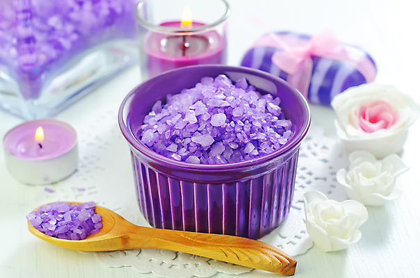 포토 JPG 해외이미지 꽃 리본 사람없음 숟가락 보라색 스파 아로마 스파용품 비누 향초 아로마테라피 바디케어 입욕소금 해외202004 해외포토 식물 컬러 초 수저 위생용품 미용용품 오브젝트 소금 테라피 파일형식 이미지허브