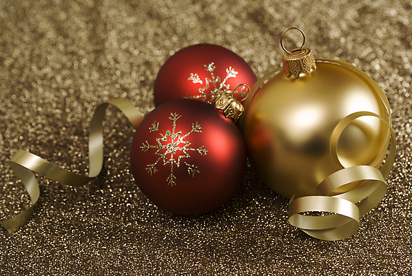 포토 JPG 해외이미지 리본 크리스마스 공 사람없음 장식 빨간색 노란색 눈송이 황금 해외202004 해외포토 기념일 컬러 눈_날씨 파일형식 이미지허브