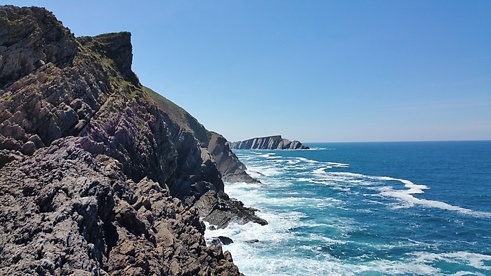 포토 JPG 해외이미지 유럽 파도 바다 여행 자연 하늘 휴가 산 풍경 사람없음 물 여름 파란색 빛 만 해외202004 해외포토 자연요소 계절 나라 컬러 생태계 파일형식 이미지허브