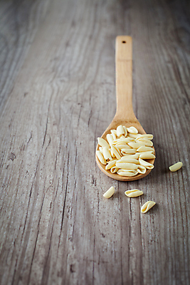 포토 JPG 해외이미지 음식 백그라운드 컨셉 부분 탁자 파스타 요리 사람없음 목재 숟가락 이탈리아 다발 먹기 식용 해외202004 해외포토 나무 유럽 가구 재료 모션 서양음식 수저 파일형식 이미지허브