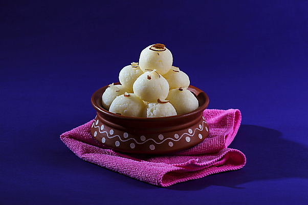 포토 JPG 해외이미지 디저트 사람없음 도자기 원형 사기그릇 냅킨 인도음식 해외포토 도형 그릇 음식 동양음식 파일형식 이미지허브