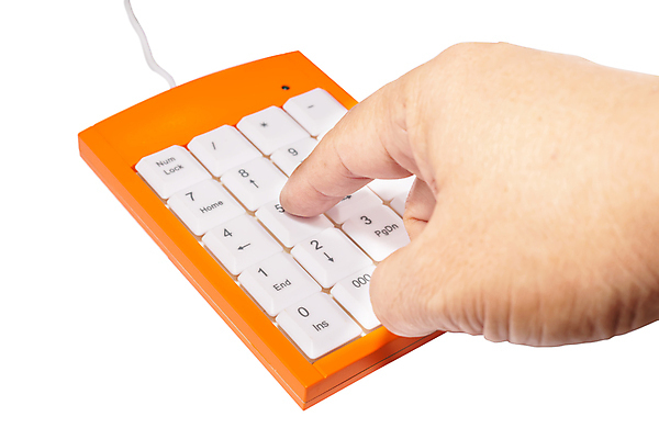 포토 JPG 해외이미지 손 여자 비즈니스 통신 손가락 가정 회의 대화 사람 사람없음 파란색 글로벌 사무실 숫자 장비 터치 엄지손가락 정보 작업 연결 토론 전화기 오브젝트 수화기 서비스 부름 고립 지원 키패드 해외202004 해외포토 문자 컬러 모션 말하기 신체부위 파일형식 이미지허브