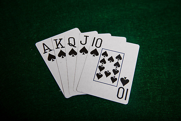 포토 JPG 해외이미지 탁자 사람없음 초록색 게임 우승 10 도박 위험 왕 카지노 포커 잭 여왕 라스베가스 에이스 직진 펠트 해외202004 해외포토 컬러 가구 컨셉 놀이 숫자 최고 트럼프 파일형식 천_직물 이미지허브