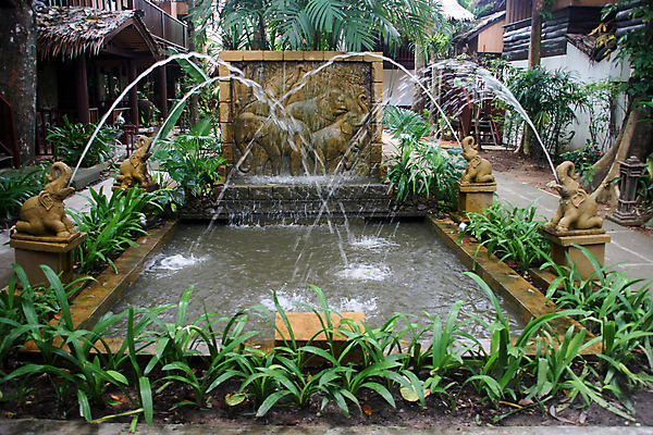 포토 JPG 해외이미지 나무 식물 전통 디자인 꽃 아시아 조각 섬 여행 잎 태국 자연 코끼리 창조 미술 사람없음 장식 초록색 물 정원 분수 원예 신화 내추럴 이국적 해외202004 해외포토 자연요소 나라 컬러 포유류 문화예술 취미 생태계 파일형식 이미지허브