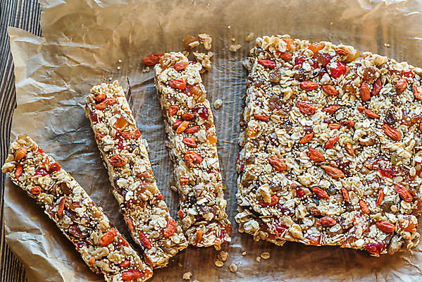 포토 JPG 해외이미지 실내 사람없음 자르기 에너지바 종이호일 그래놀라 나무배경 해외202004 해외포토 음식 백그라운드 모션 내부 파일형식 이미지허브