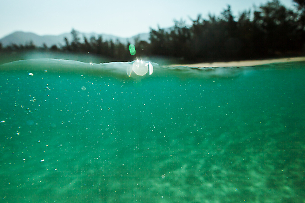 포토 JPG 해외이미지 물결 파도 바다 하늘색 백그라운드 패턴 모션 자연 표면 추상 사람없음 물 파란색 빛 햇빛 태양 맑음 수중 어둠 봄 거품 신선 액체 아래 질감 보케 깊이 블러 터키석 해외202004 해외포토 자연요소 계절 컬러 무늬 날씨 보석 방향 생태계 위치 파일형식 이미지허브