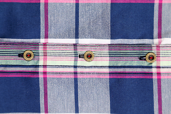 포토 JPG 해외이미지 디자인 옷 문화 분홍색 백그라운드 셔츠 패턴 버튼 새로움 따뜻함 3 사람없음 빨간색 파란색 유행 사각형 줄무늬 직물 면 플랫 자르기 묘사 오브젝트 싱글 질감 체크무늬 예복 짜임 줄서기 해외202004 해외포토 도형 컬러 컨셉 상의 무늬 모션 파일형식 이미지허브