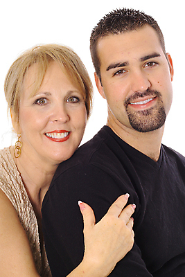 포토 JPG 해외이미지 모델 커플 행복 아들 어린이 가족 엄마 갈색머리 함께함 건강 사랑 사람 앉기 소년 20대 두명 30대 부모 금발 육아 흰색 그룹 아빠 히스패닉 고립 스페인어 해외202004 해외포토 헤어스타일 남자 감정 컬러 컨셉 관계 모션 청년 장년 파일형식 이미지허브