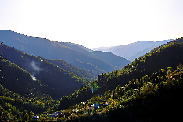 포토 JPG 해외이미지 여행 백그라운드 십자가 자연 하늘 휴가 산 파노라마 풍경 사람없음 야외 초록색 여름 햇빛 태양 마을 계곡 일몰 봄 숲 언덕 내추럴 절정 조지아 해외202004 해외포토 자연요소 계절 컬러 촬영기법 노을 생태계 동유럽 파일형식이미지허브 