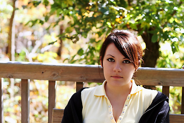 포토 JPG 해외이미지 나무 백인 계절 여자 얼굴 벤치 갈색머리 한명 사람 앉기 20대 성인 야외 가로 마주보기 사진촬영 가을 흰색 숲 그림 겨울옷 심각 혼자 카피스페이스 해외202004 해외포토 서양인 식물 1 헤어스타일 옷 컬러 컨셉 겨울 의자 모션 청년 신체부위 촬영 공백 파일형식 이미지허브