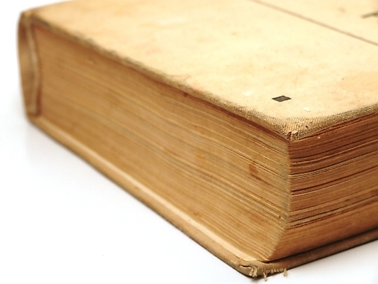 포토 JPG 해외이미지 조각 사람없음 책 갈색 얼룩 오브젝트 고립 블러 옛날 해외202004 해외포토 컬러 파일형식 이미지허브