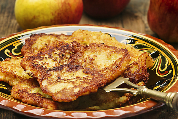 포토 JPG 해외이미지 접시 감자 사람없음 목재 갈색 사과 팬케이크 해외202004 해외포토 나무 식기 컬러 채소 과일 재료 케이크 파일형식 이미지허브