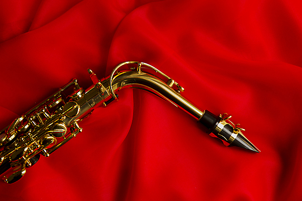 포토 JPG 해외이미지 1 디자인 음악 백그라운드 사람없음 빨간색 빛 기구 직물 황금 색소폰 질감 재즈 놋쇠 마우스피스 엘리먼트 스타일 해외202004 해외포토 컬러 문화예술 목관악기 파일형식 이미지허브
