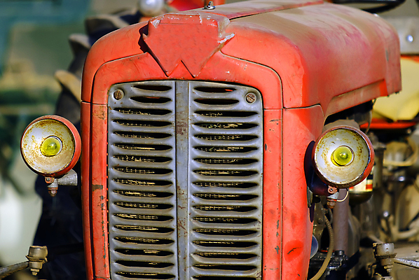 포토 JPG 해외이미지 농업 사람없음 빨간색 농장 수확 복고 트랙터 옛날 해외202004 해외포토 산업 컬러 농기계 특수차량 파일형식 이미지허브