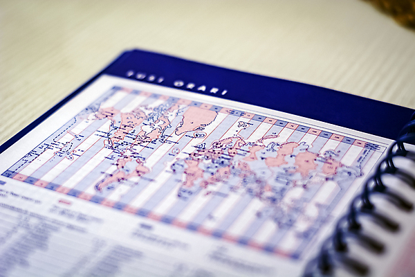 포토 JPG 해외이미지 교육 유럽 종이 선 여행 백그라운드 지도 패턴 비즈니스 텍스트 나선형 사람없음 책 파란색 세계 사무실 우주 다이어리 쪽지 공책 미국 공백 흰색 반지 시간 작업 오픈 오브젝트 문서 심플 페이지 바인더 패드 고립 조언 목차 해외202004 해외포토 나라 컬러 북아메리카 무늬 장신구 문구용품 사무용품 파일형식 이미지허브