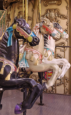 포토 JPG 해외이미지 전통 공원 사람없음 야외 컬러풀 축제 기쁨 놀이공원 장비 수확 원형 그리기 복고 회전목마 공평 그런지 옛날 해외202004 해외포토 도형 공공시설 감정 컬러 농업 모션 테마파크 놀이기구 파일형식 이미지허브