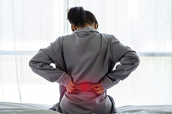 포토 JPG 해외이미지 백인 여자 백그라운드 신체 베개 아침 근육 주택 따뜻함 건강 병원 관리 한명 성인 그래픽 빨간색 디지털 침실 방 고통 회색 터치 의사 침대 긴급 신장 질병 작음 큼 담요 오브젝트 어깨 합성 암 매트리스 해외202004 해외포토 주간 서양인 1 감정 컬러 가구 의학 침구 사람 건물 신체부위 의료진 비뇨기관 크기 파일형식 이미지허브