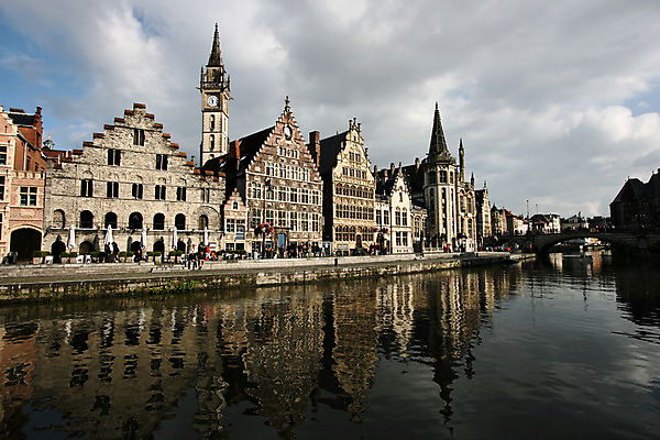 포토 JPG 해외이미지 여행 건축양식 주택 사람없음 건물 물 강 컬러풀 반사 수확 보트 운하 벨기에 타운 옛날 해외202004 해외포토 자연요소 건축물 건축 컬러 농업 배_교통 도시 서유럽 파일형식 이미지허브
