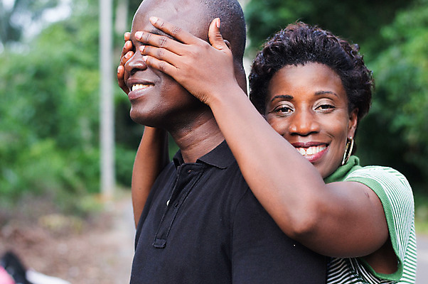 포토 JPG 해외이미지 여자 행복 2 가족 관계 휴가 사랑 사람 성인 야외 두명 산책 시골 해외202004 해외포토 감정 휴식 파일형식 이미지허브