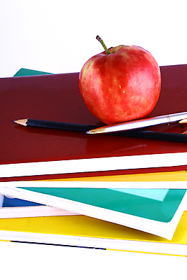 포토 JPG 해외이미지 교육 생각 과일 졸업 학교 상상 성공 사람없음 책 독서 연필 가르침 목표 사과 오솔길 성적 문학 고립 압력 해외202004 해외포토 길 컨셉 학용품 필기구 파일형식 이미지허브