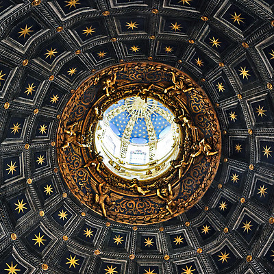 포토 JPG 해외이미지 유럽 별 백그라운드 창문 지붕 천사 실내 미술 사람없음 장식 빛 햇빛 조각상 성당 교회 어둠 페인트 이탈리아 원형 중세 재산 묘사 천장 질감 르네상스 시에나 옛날 토스카나 해외202004 해외포토 자연요소 도형 나라 종교건축 문화예술 내부 건물 금융 태양 조형물 역사 파일형식 이미지허브